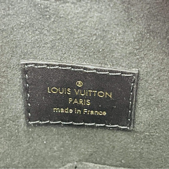 City Malle bag , good condition like new box and full set box receipt - Picture 4 of 11